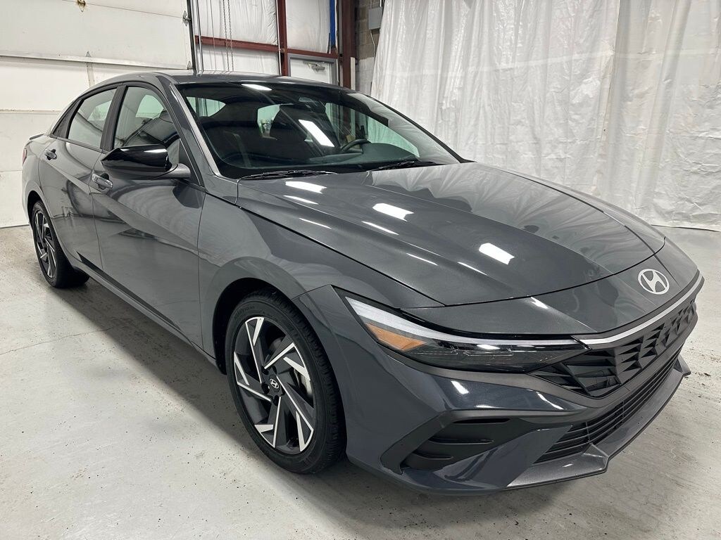 Used 2025 Hyundai Elantra SEL Sport Sedan