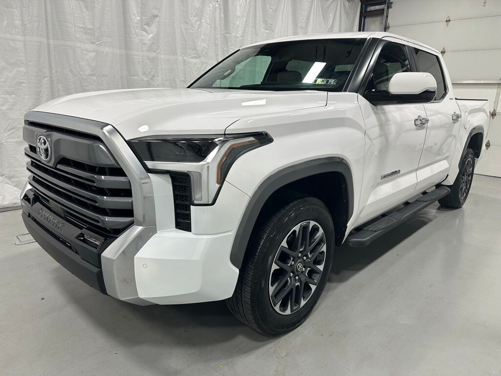 2025 Toyota Tundra Limited photo 3