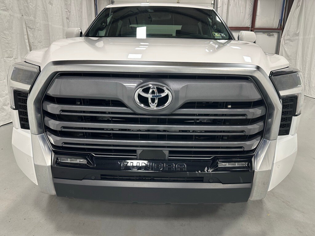2025 Toyota Tundra Limited photo 2