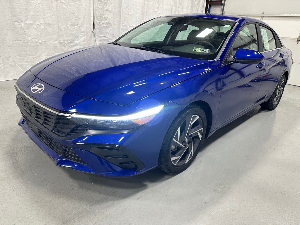 Used 2025 Hyundai Elantra SEL Convenience Sedan