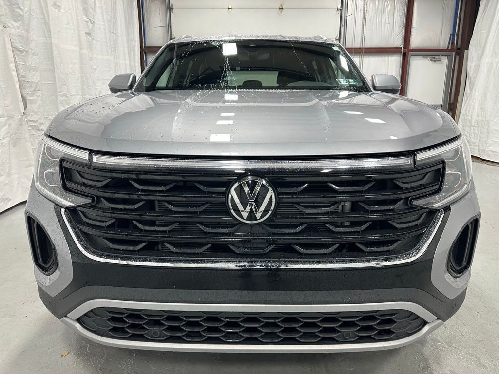 Used 2025 Volkswagen Atlas Cross Sport 2.0T SE w/Technology SUV