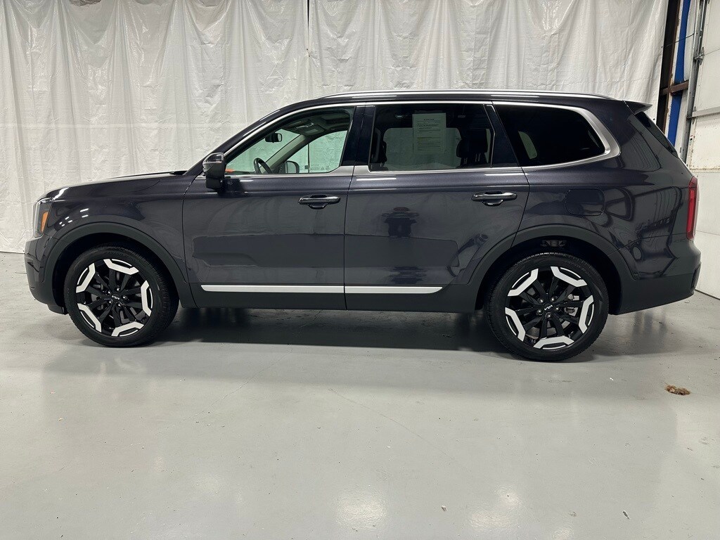 2025 Kia Telluride S photo 2