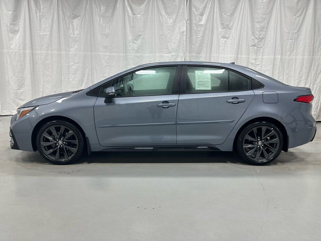 Used 2025 Toyota Corolla SE Sedan