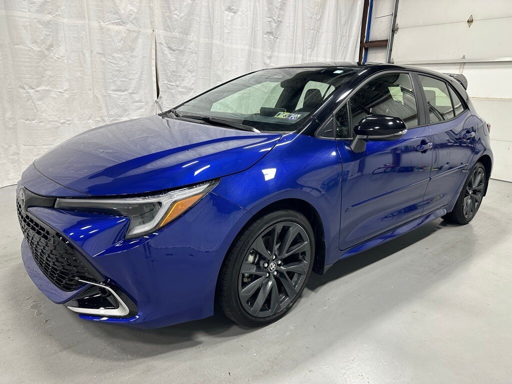 2025 Toyota Corolla XSE photo 3