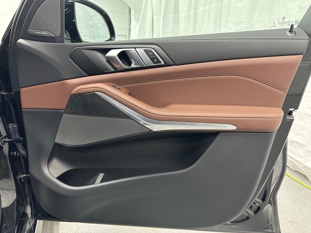 2026 BMW X5 50e - Photo 56