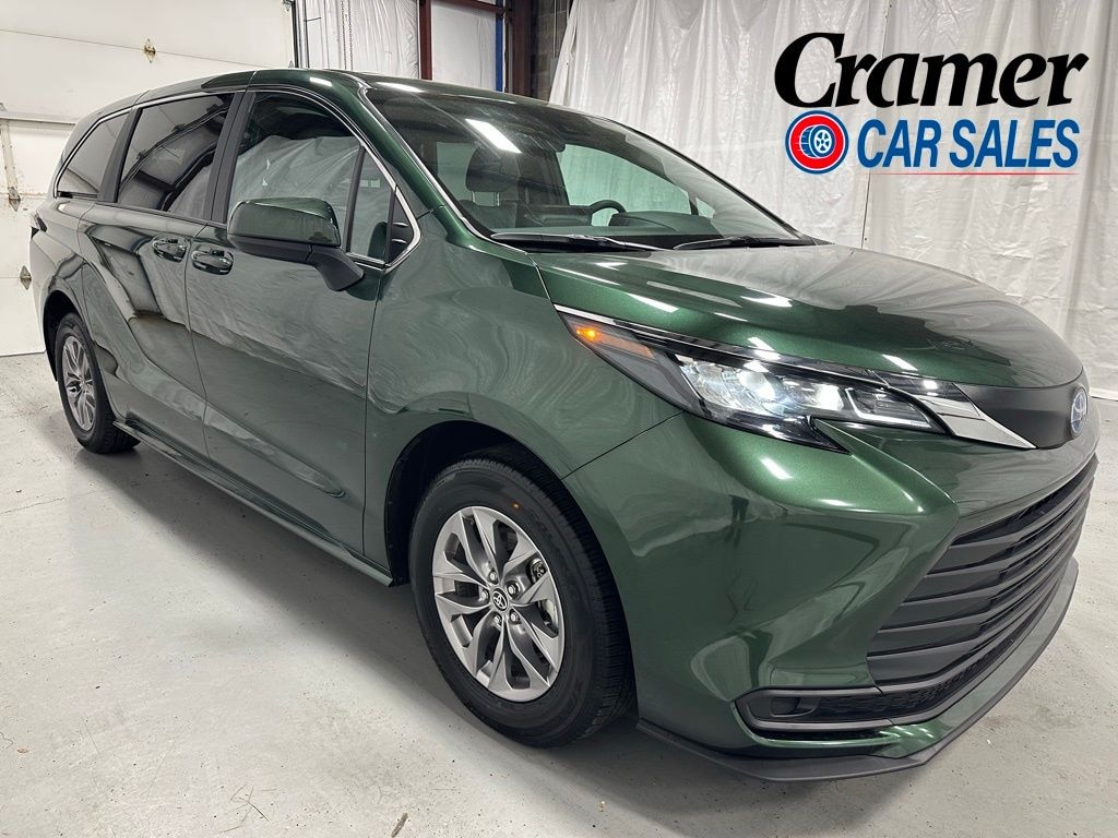 Used 2025 Toyota Sienna LE 8 Passenger Van Passenger Van