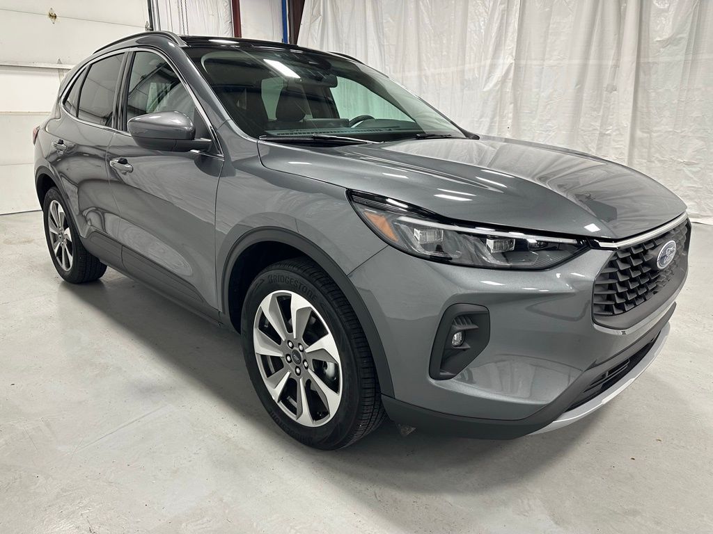 2025 Ford Escape Platinum