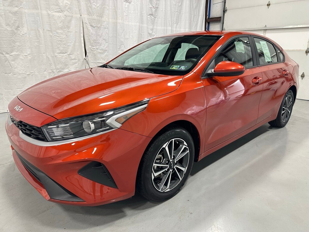 2024 Kia Forte LXS photo 3