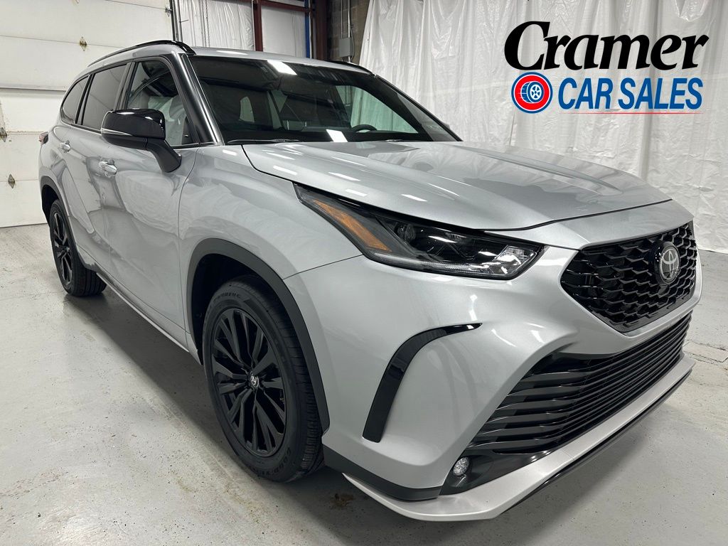 2025 Toyota Highlander XSE AWD's photo