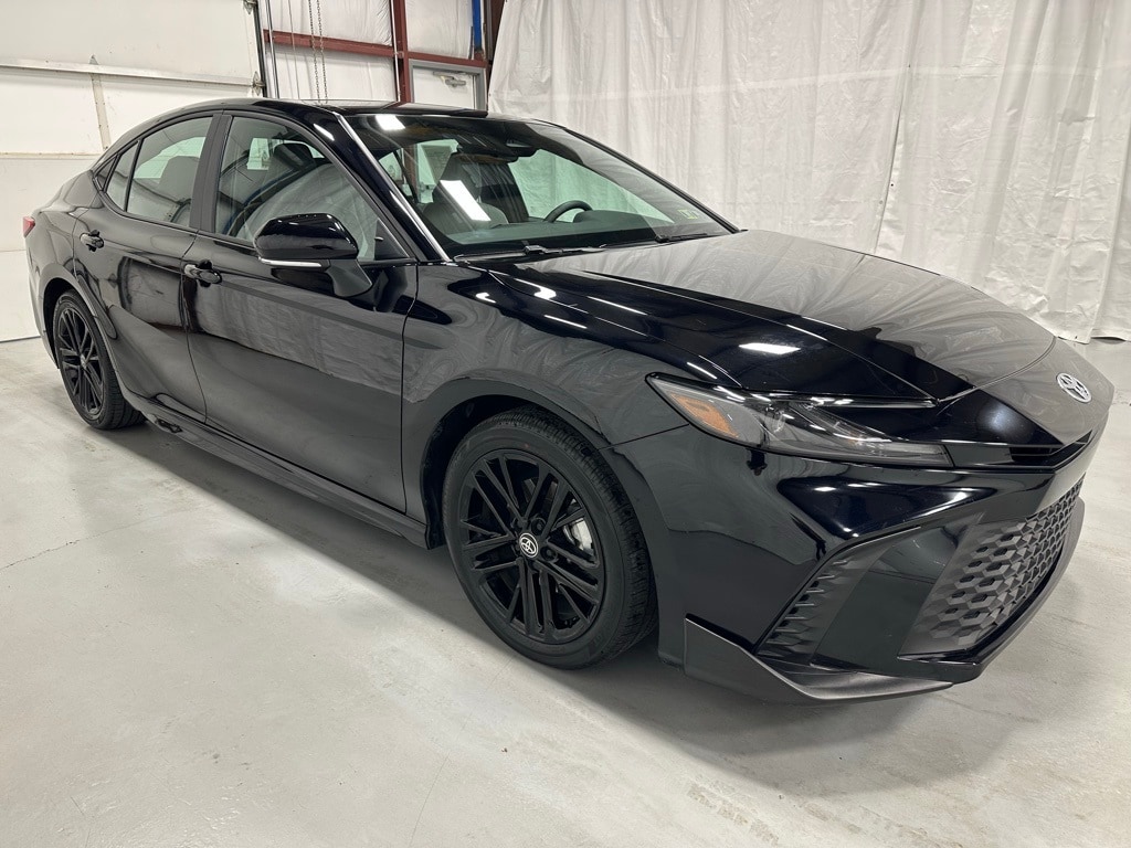 Used 2025 Toyota Camry SE Sedan