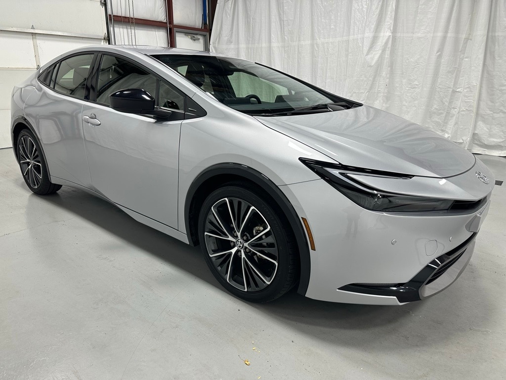 2025 Toyota Prius XLE's photo