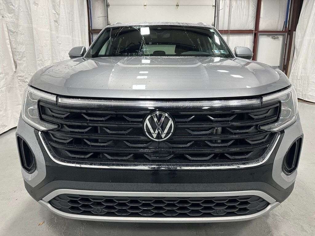 Used 2025 Volkswagen Atlas Cross Sport 2.0T SE w/Technology SUV