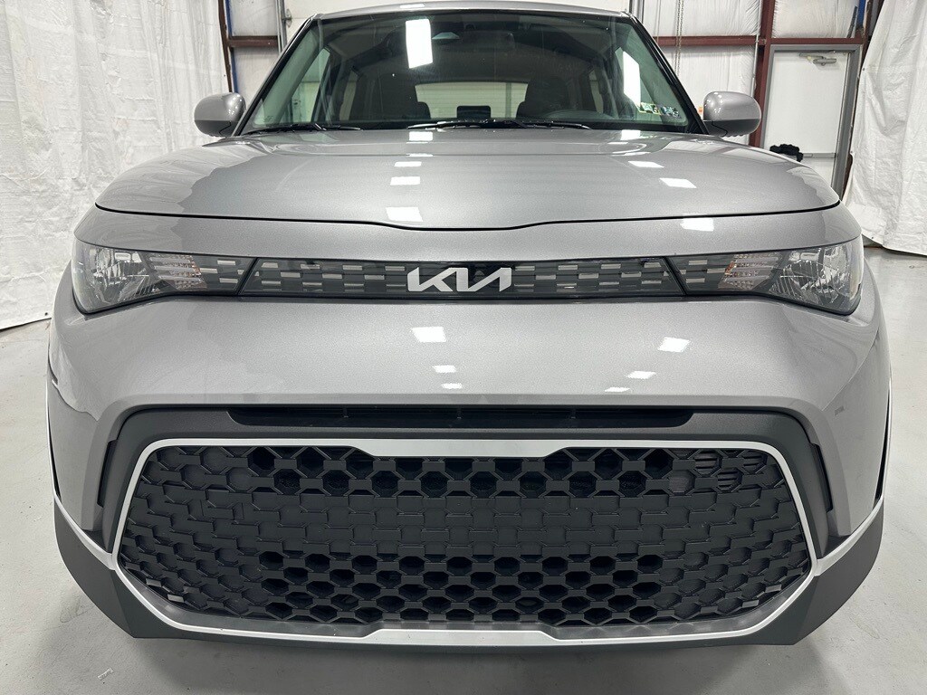 2024 Kia Soul LX photo 2