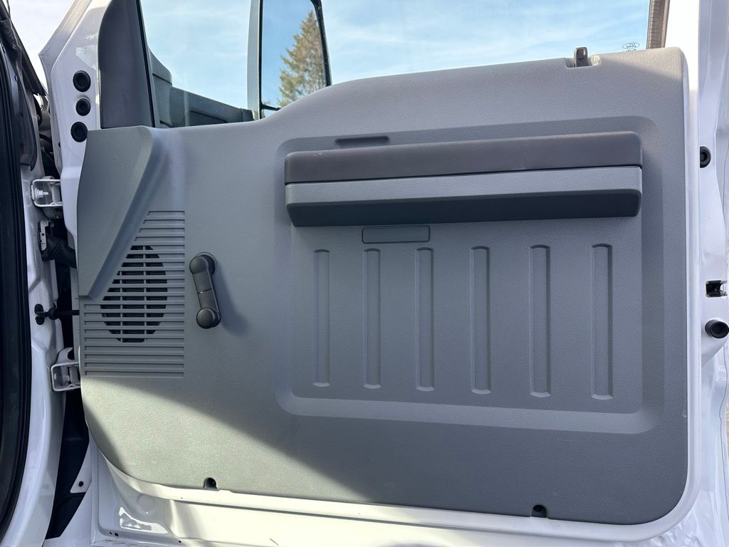 2024 Ford F-650 - Photo 34