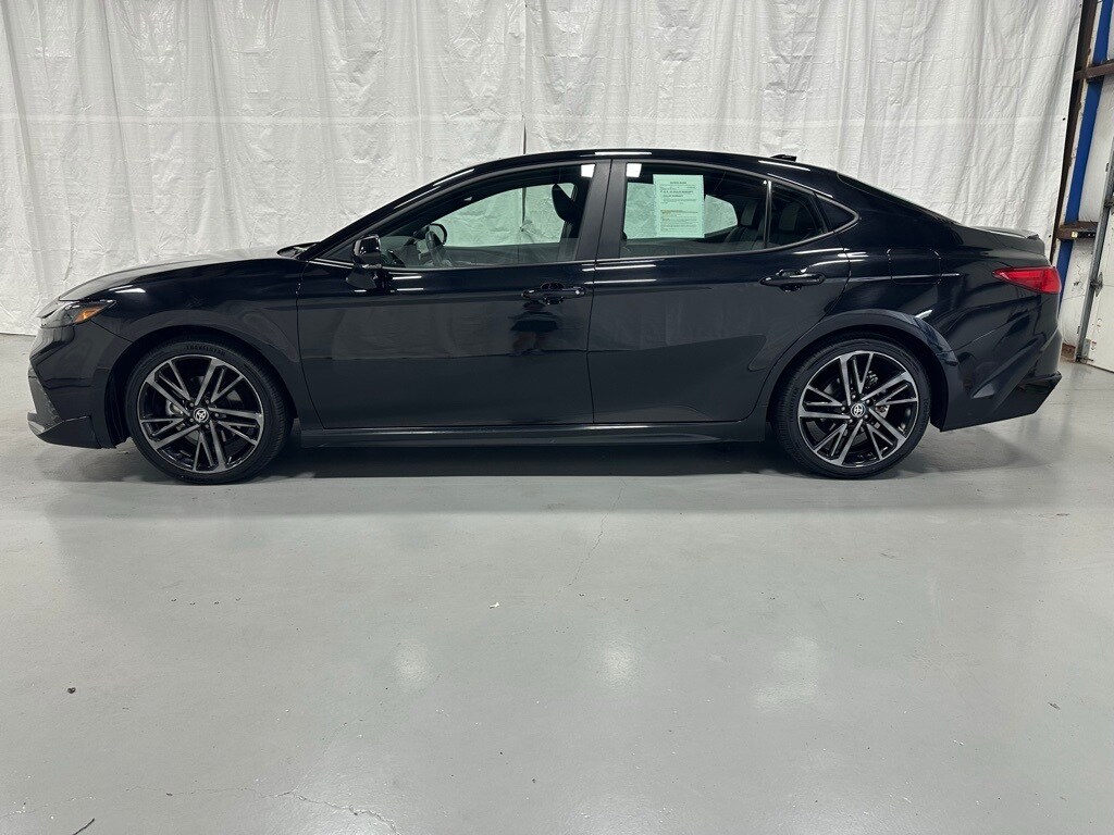 2025 Toyota Camry XSE photo 4