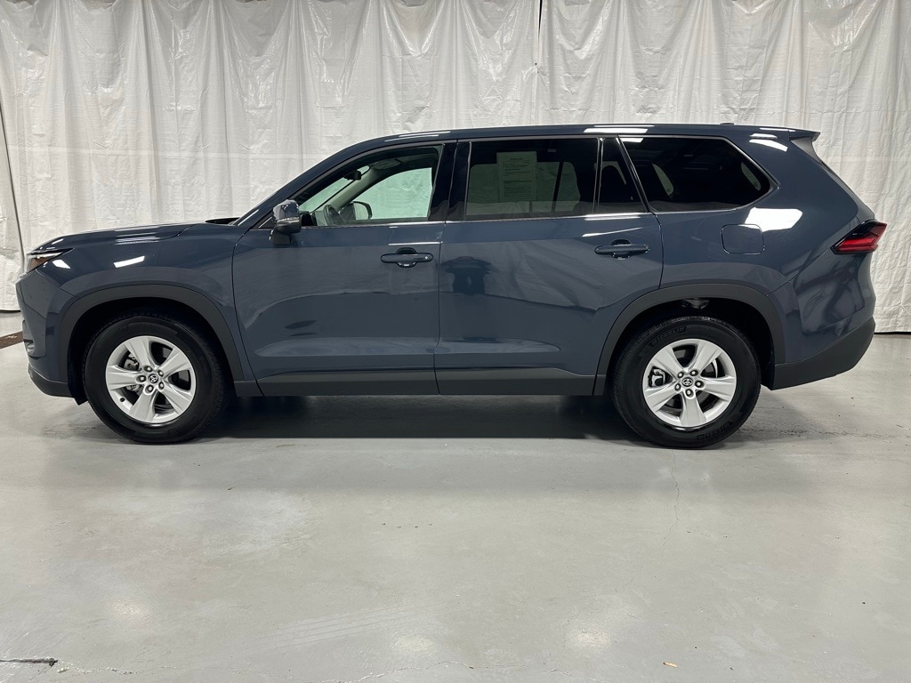 Used 2025 Toyota Grand Highlander LE SUV