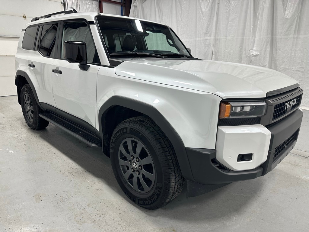 2025 Toyota Land Cruiser Base's photo