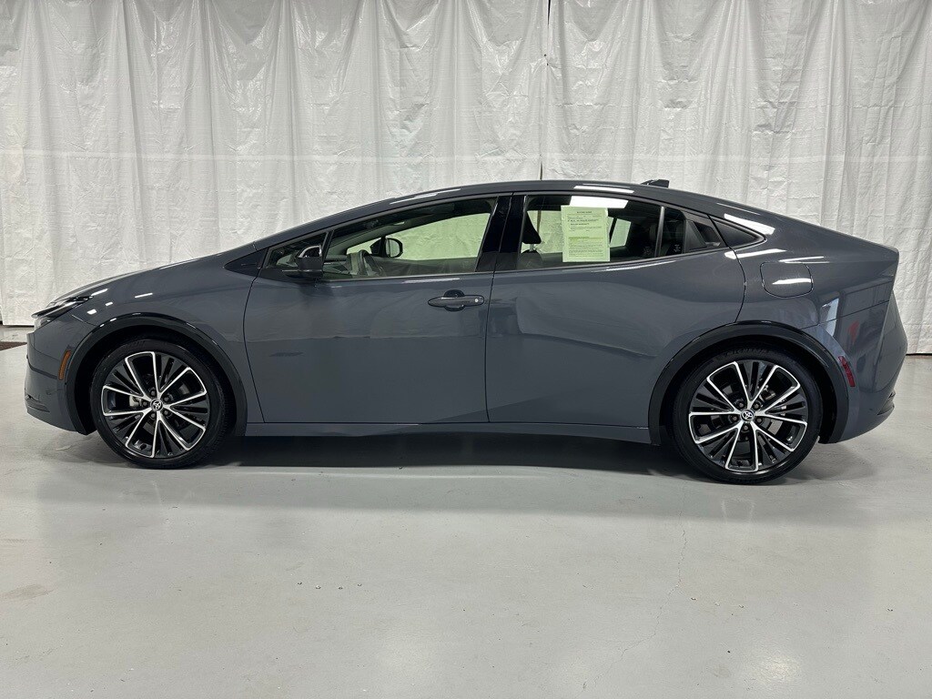 2025 Toyota Prius XLE photo 4