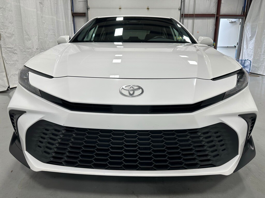 2025 Toyota Camry SE photo 2