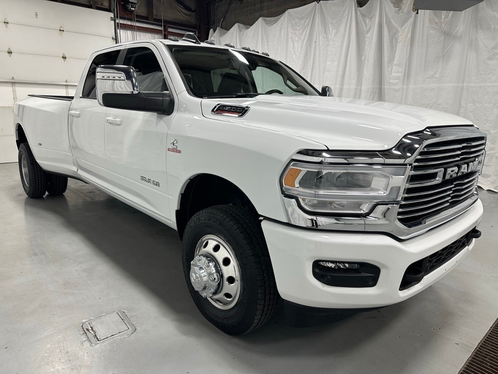 2024 RAM Ram 3500 Pickup Laramie's photo