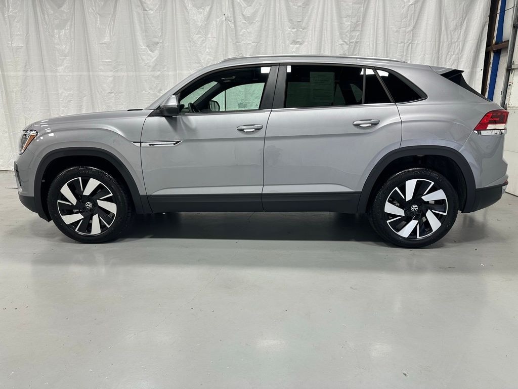 Used 2025 Volkswagen Atlas Cross Sport 2.0T SE w/Technology SUV