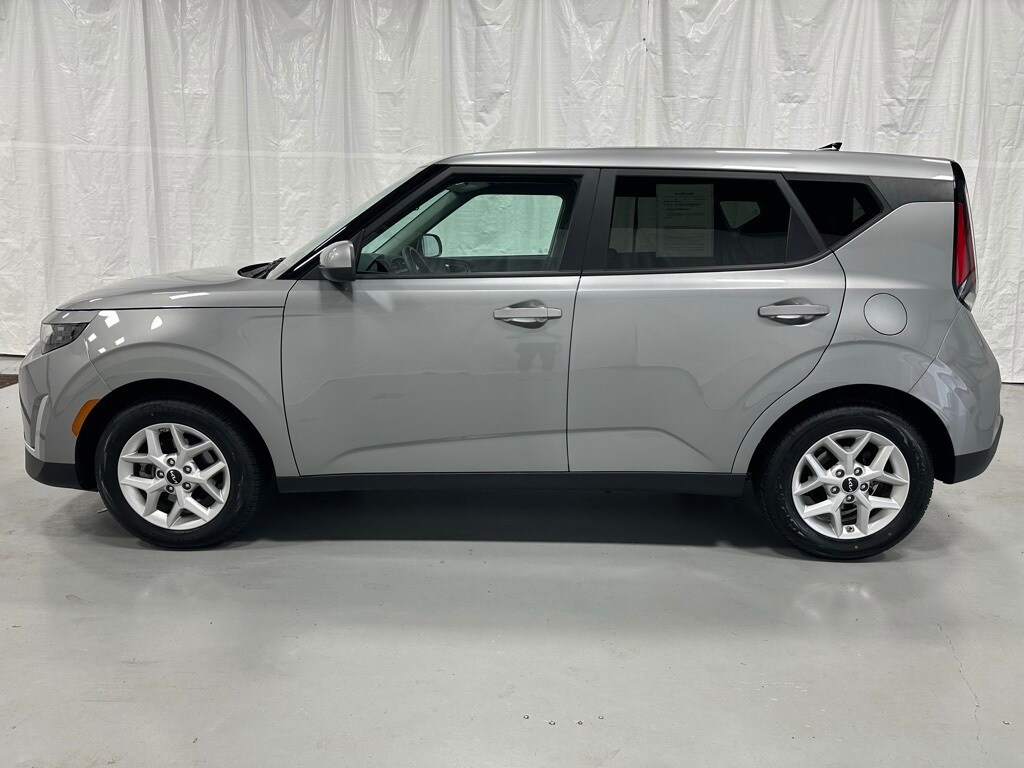 2024 Kia Soul LX photo 4