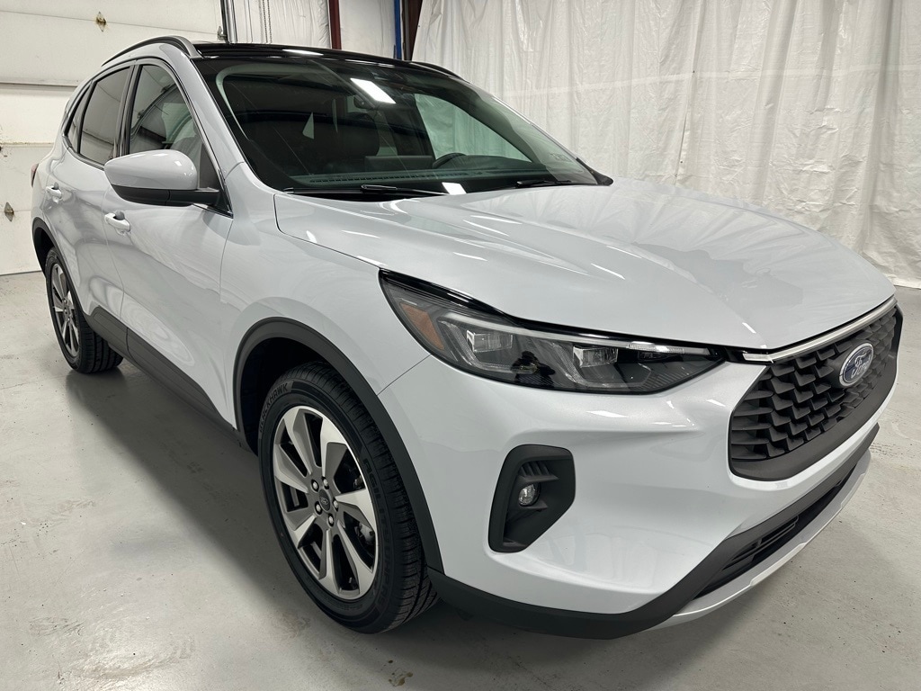 Used 2025 Ford Escape Platinum SUV