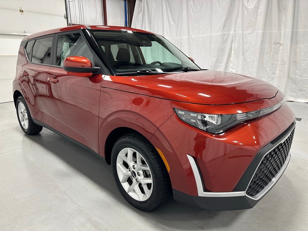 2024 Kia Soul LX's photo
