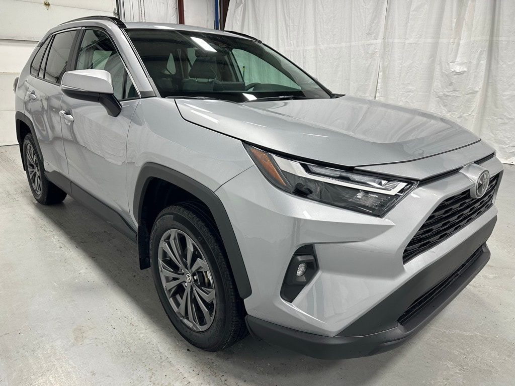 2025 Toyota RAV4 XLE Premium's photo