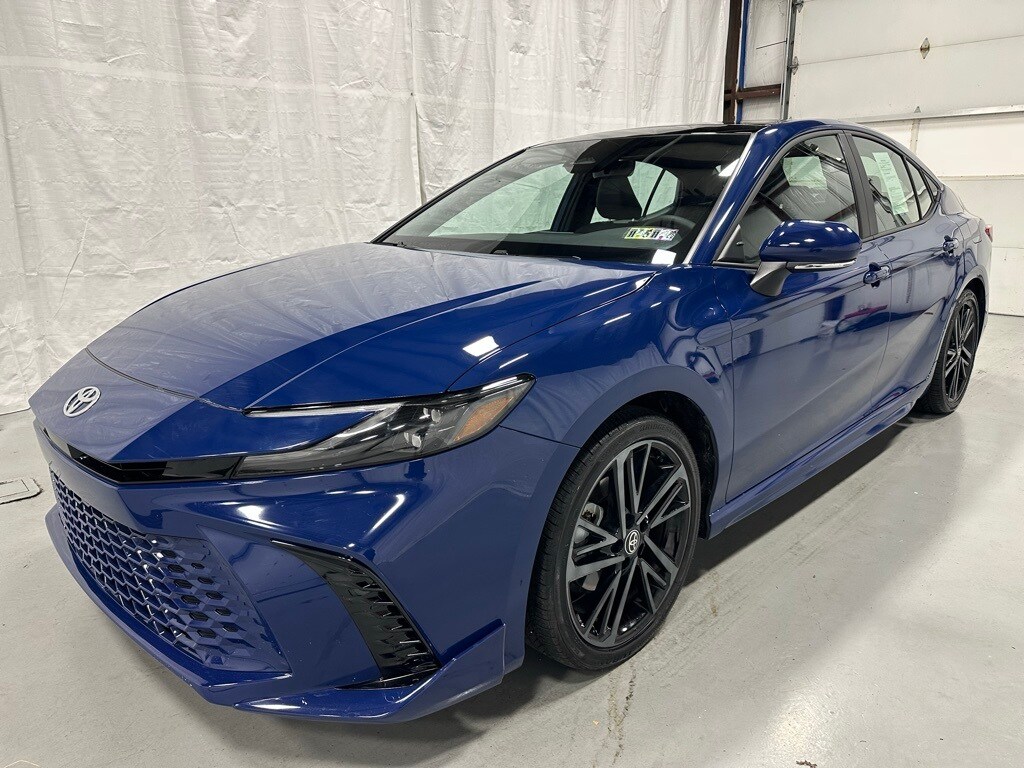 2025 Toyota Camry XSE photo 3