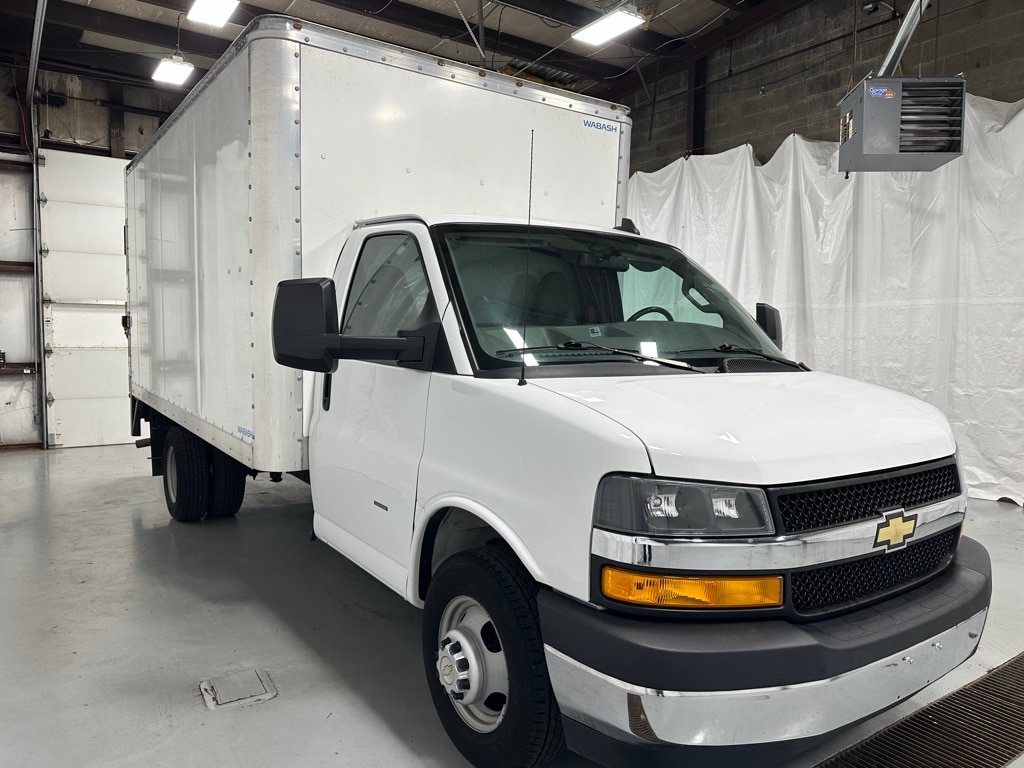 2022 Chevrolet Express Cutaway Base's photo