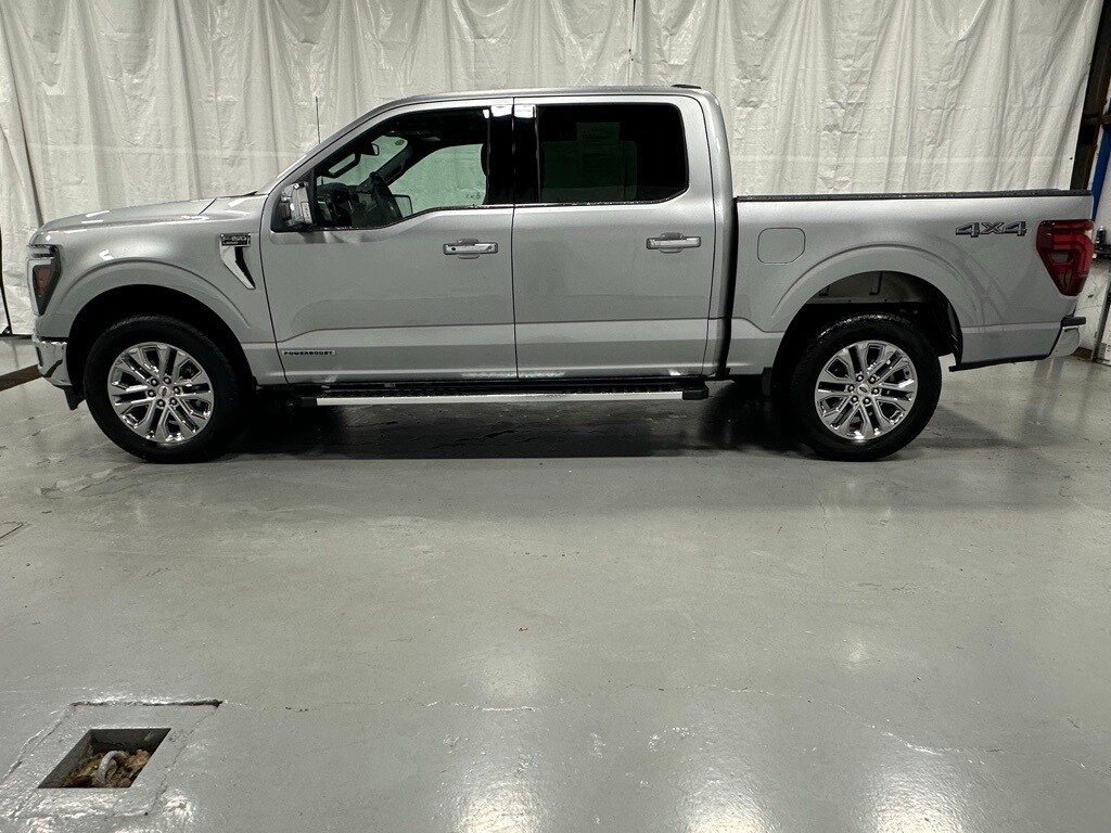 2025 Ford F-150 Lariat photo 4