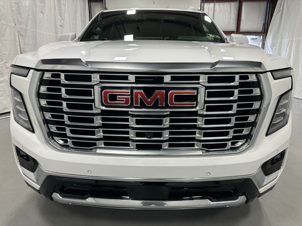 2025 Gmc Yukon Denali photo 2