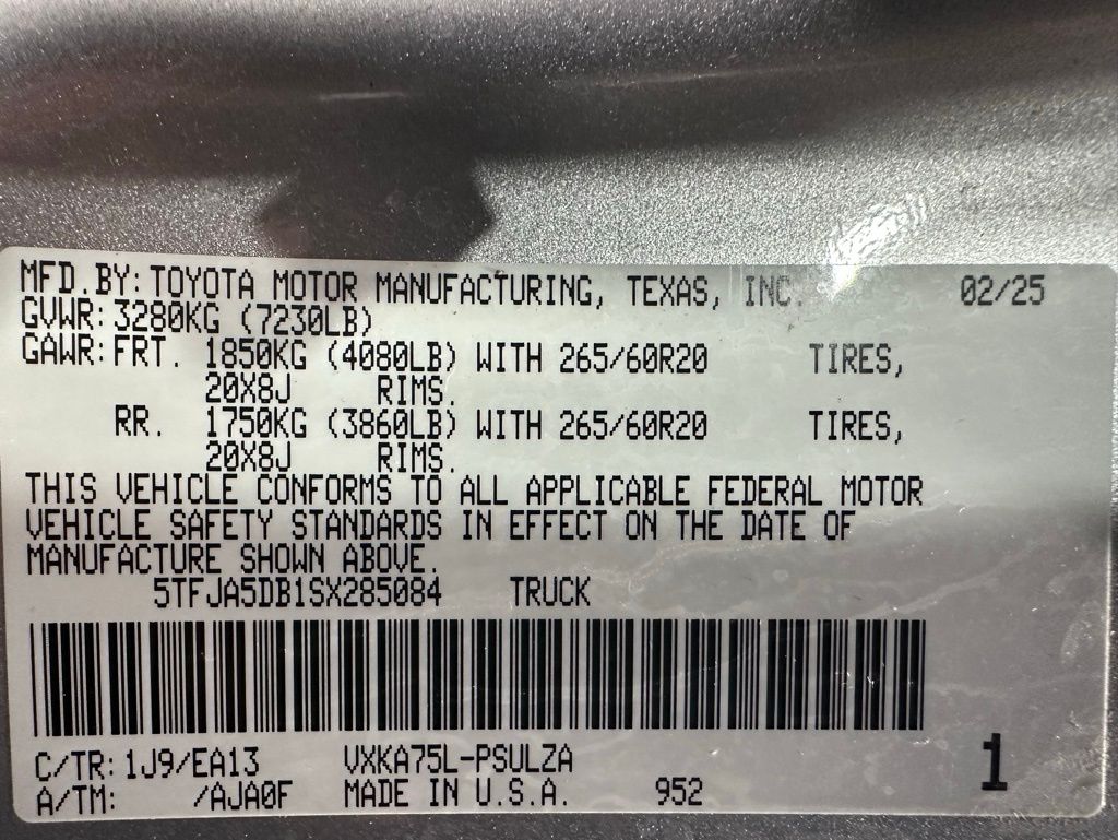 2025 Toyota Tundra Limited - Photo 11