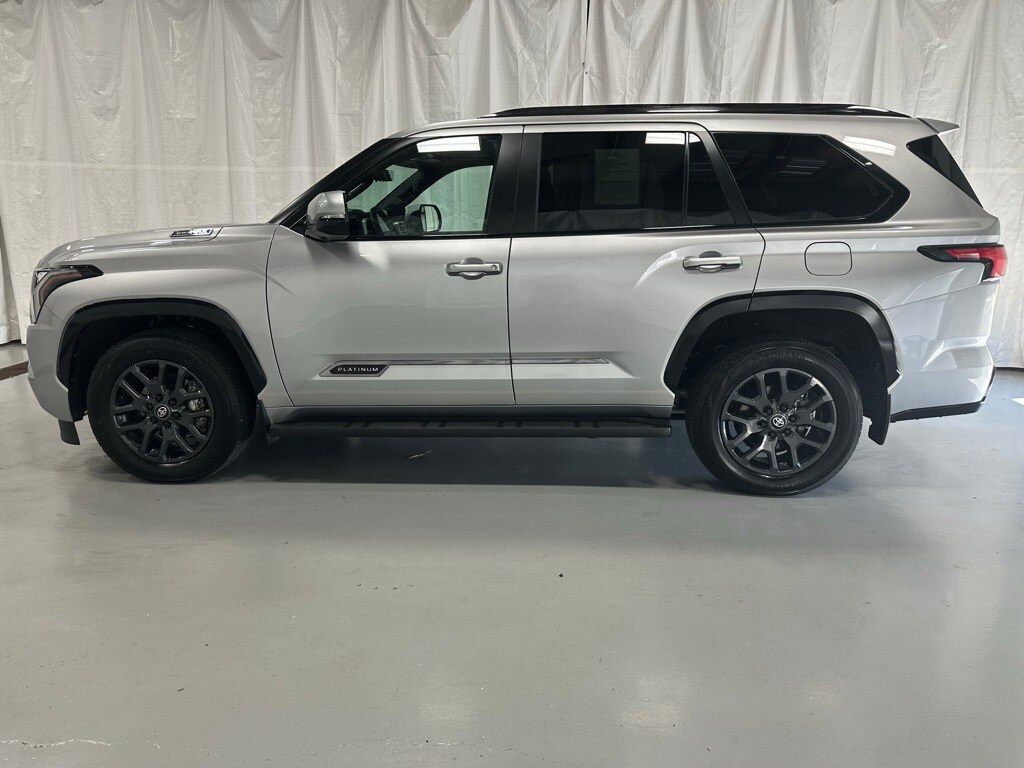 2025 Toyota Sequoia Platinum photo 4