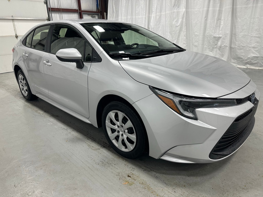 Used 2025 Toyota Corolla Hybrid LE Sedan