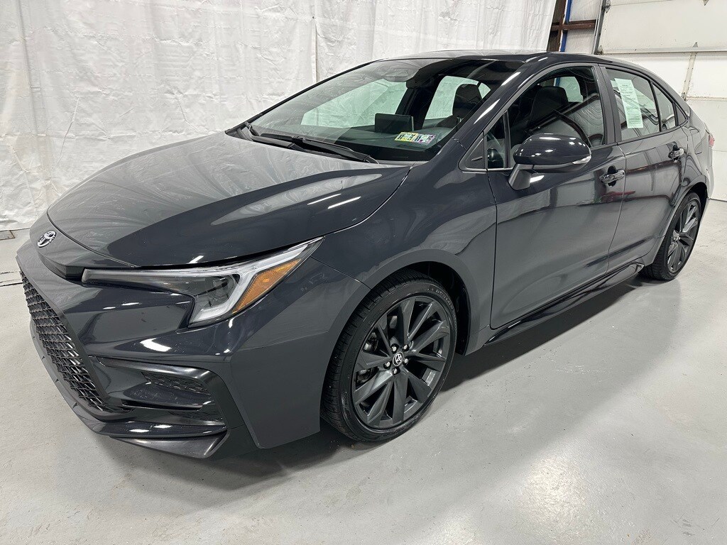 2025 Toyota Corolla XSE photo 3
