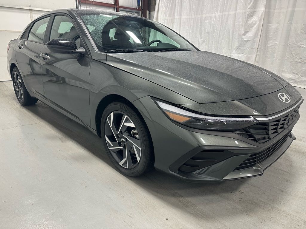 Used 2025 Hyundai Elantra SEL Sport Sedan