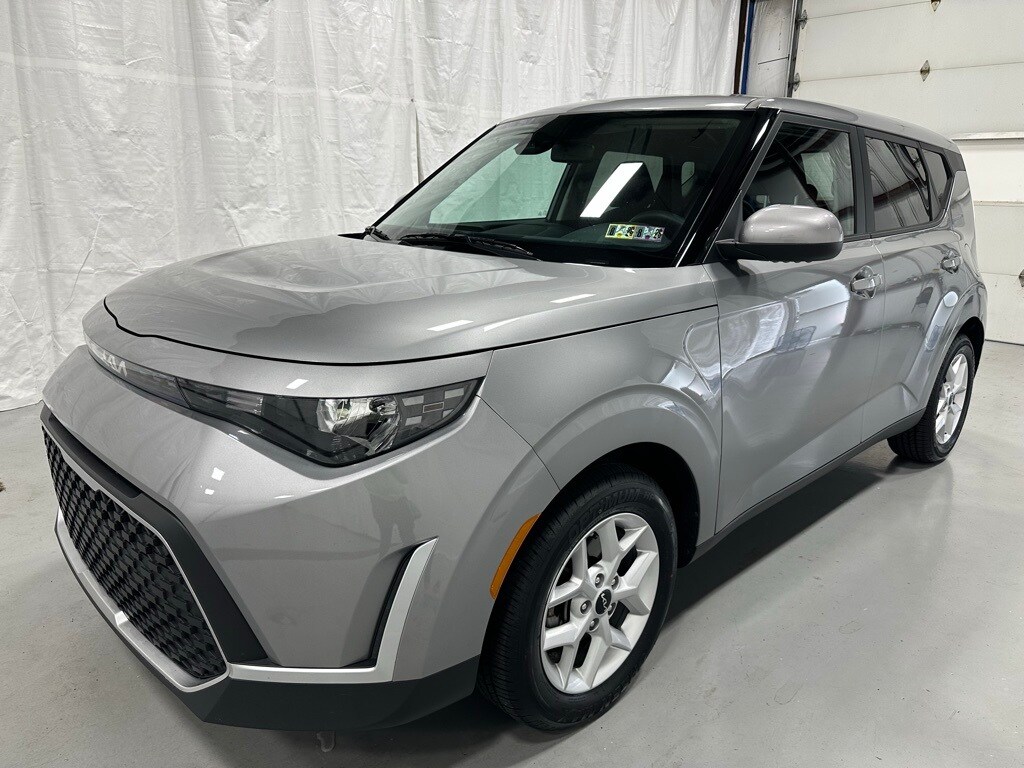 2024 Kia Soul LX photo 3