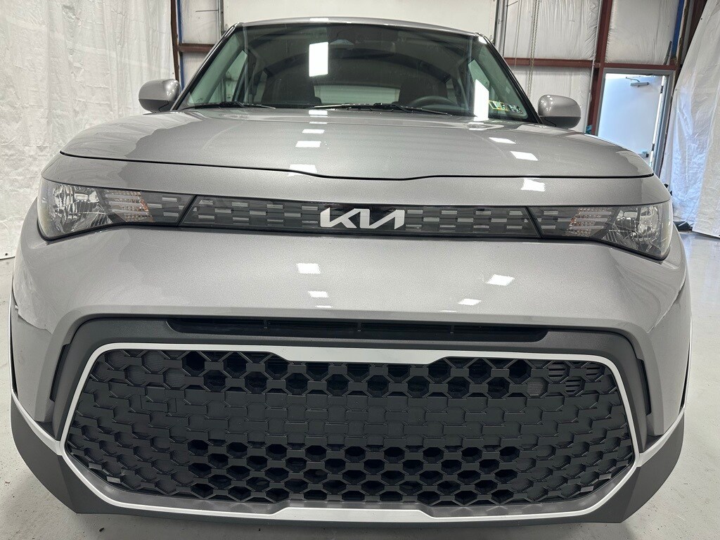 2024 Kia Soul LX photo 2