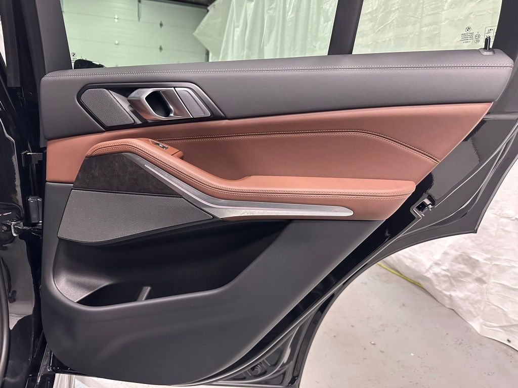 2026 BMW X5 50e - Photo 50