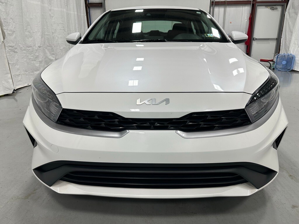 2024 Kia Forte LXS photo 2