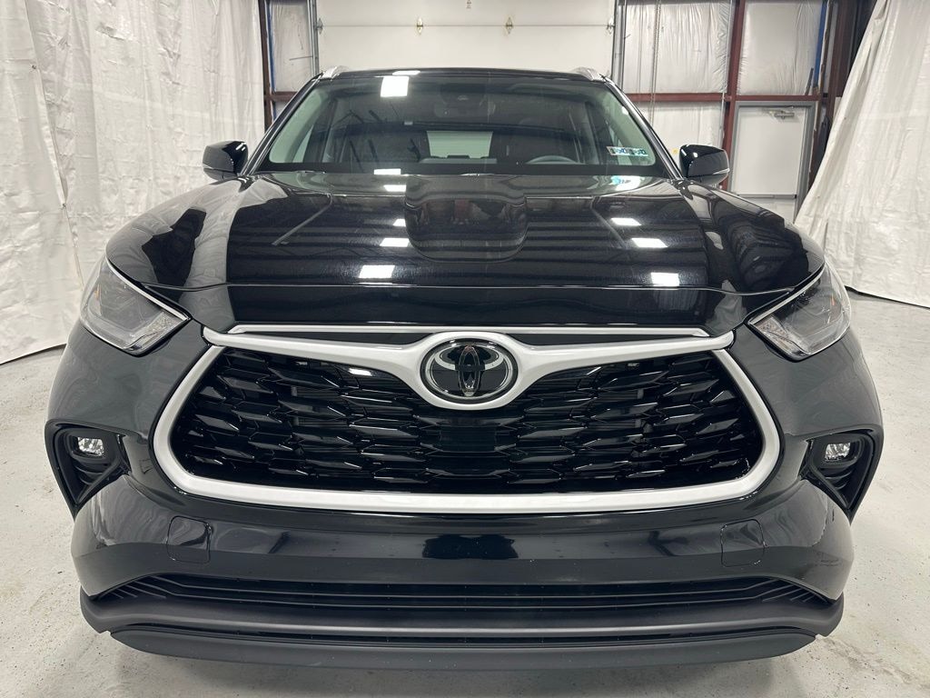 Used 2025 Toyota Highlander XLE SUV