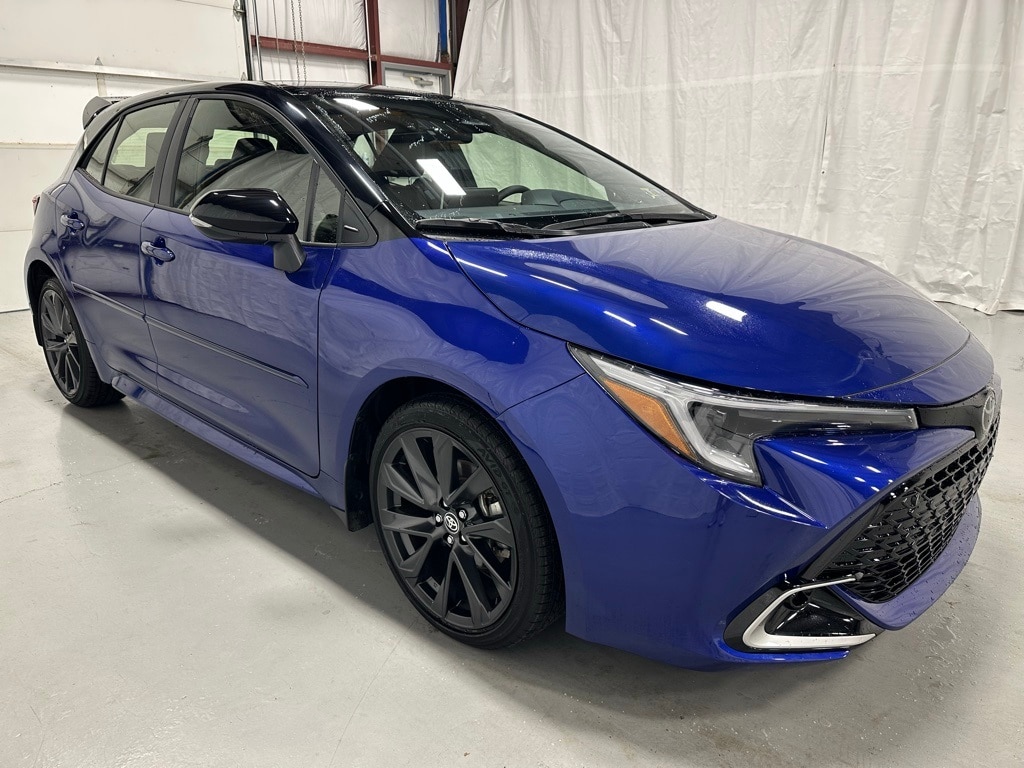 2025 Toyota Corolla Hatchback XSE's photo