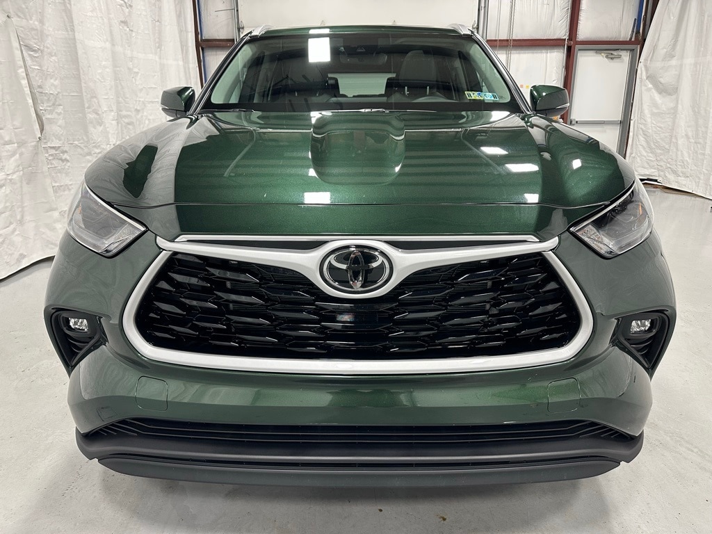 Used 2025 Toyota Highlander XLE SUV