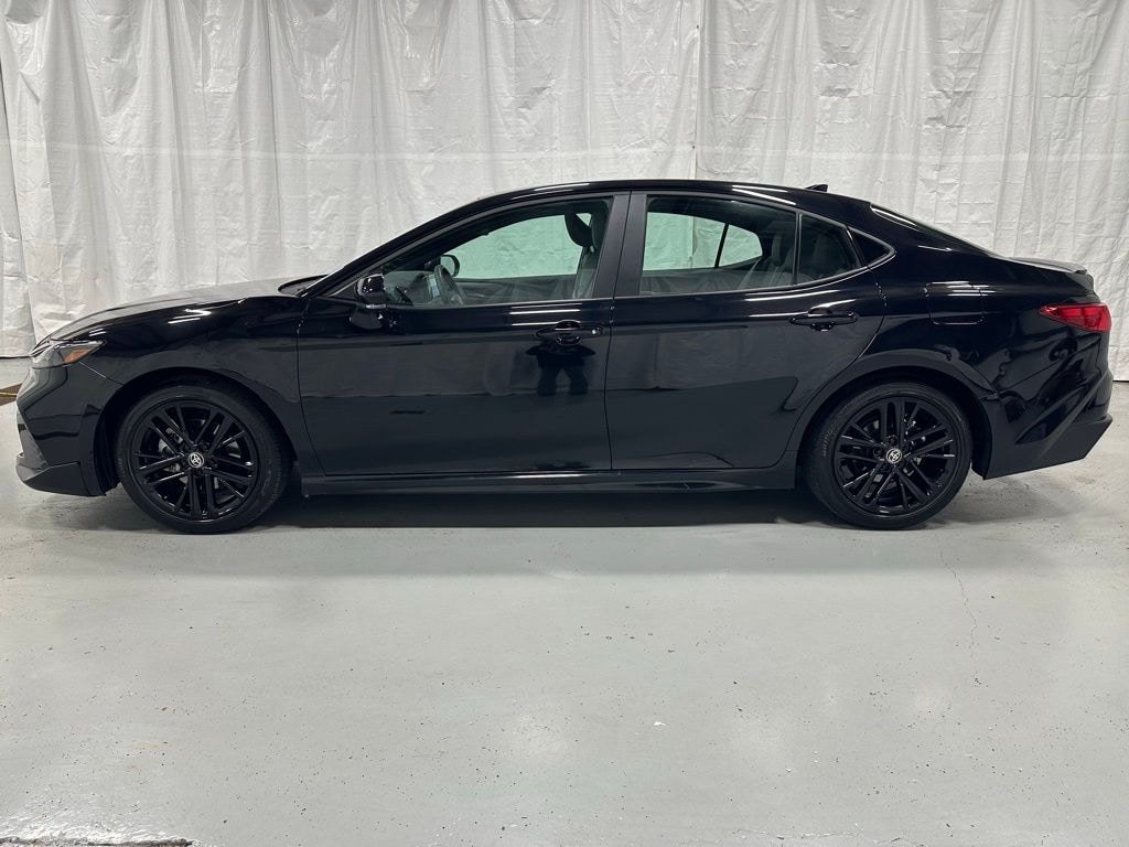 Used 2025 Toyota Camry SE Sedan