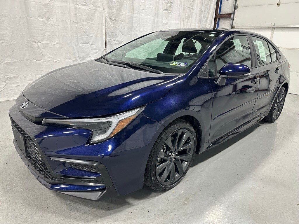 2025 Toyota Corolla XSE photo 3