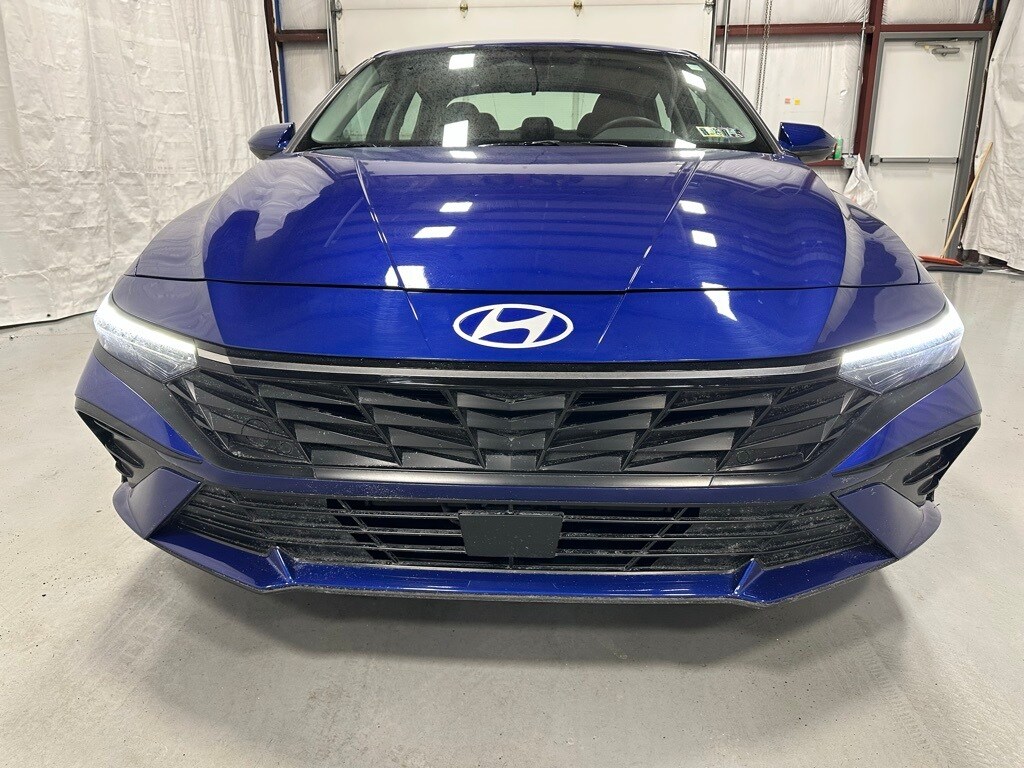 Used 2025 Hyundai Elantra SEL Convenience Sedan