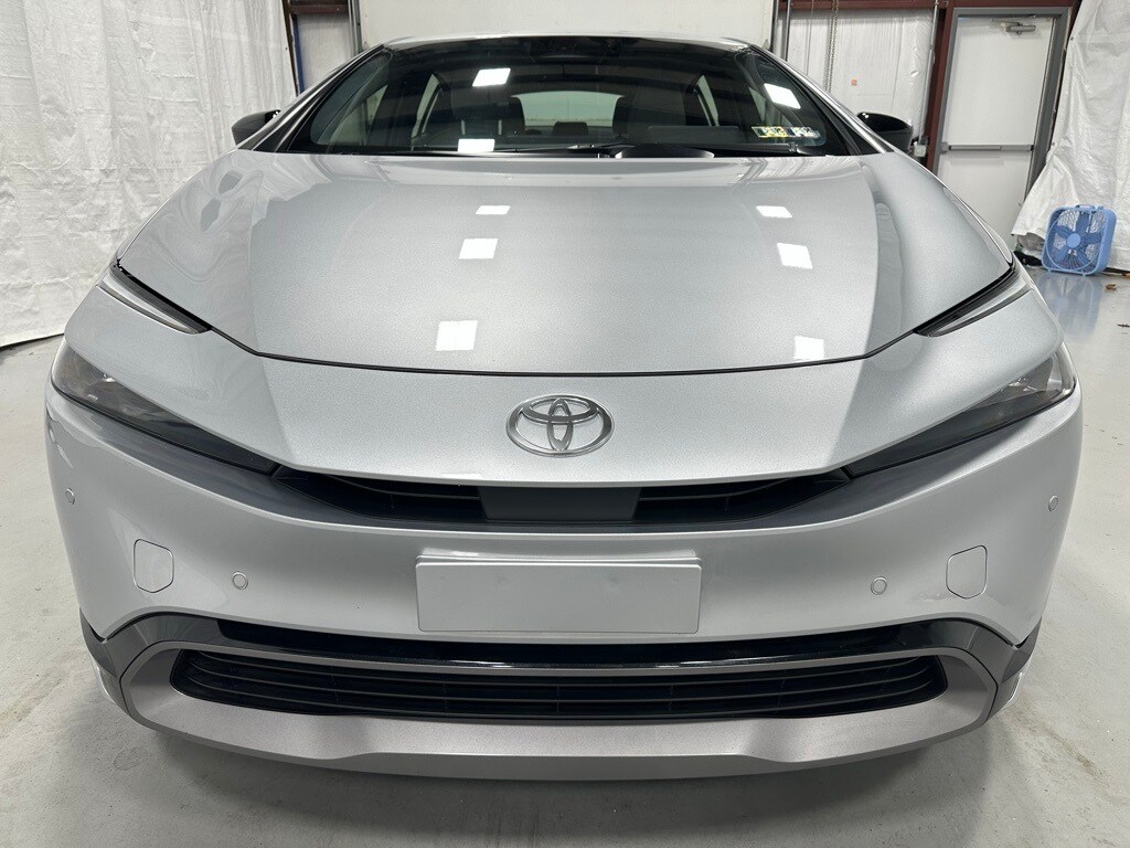 2024 Toyota Prius XLE photo 2