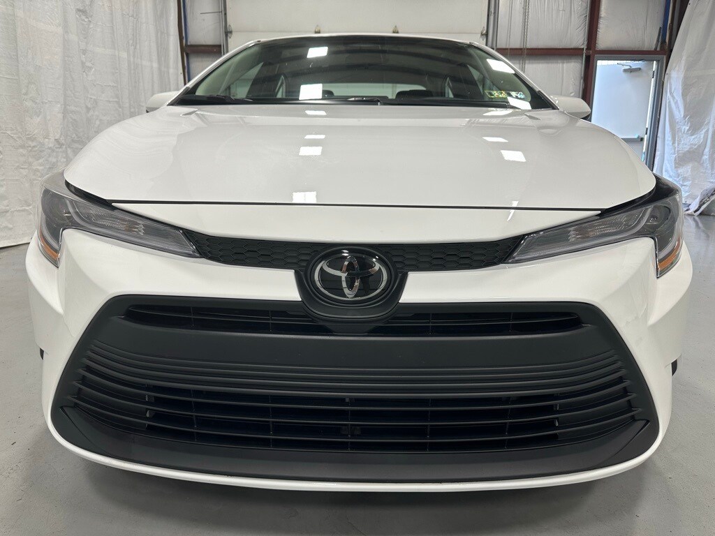 2024 Toyota Corolla LE photo 2